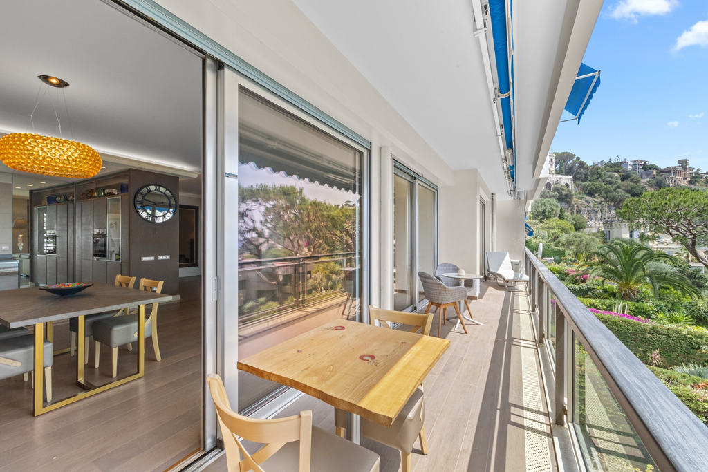 Luxury 4/5-room sea view apartment in Mont Boron with terrace and panoramic vie…