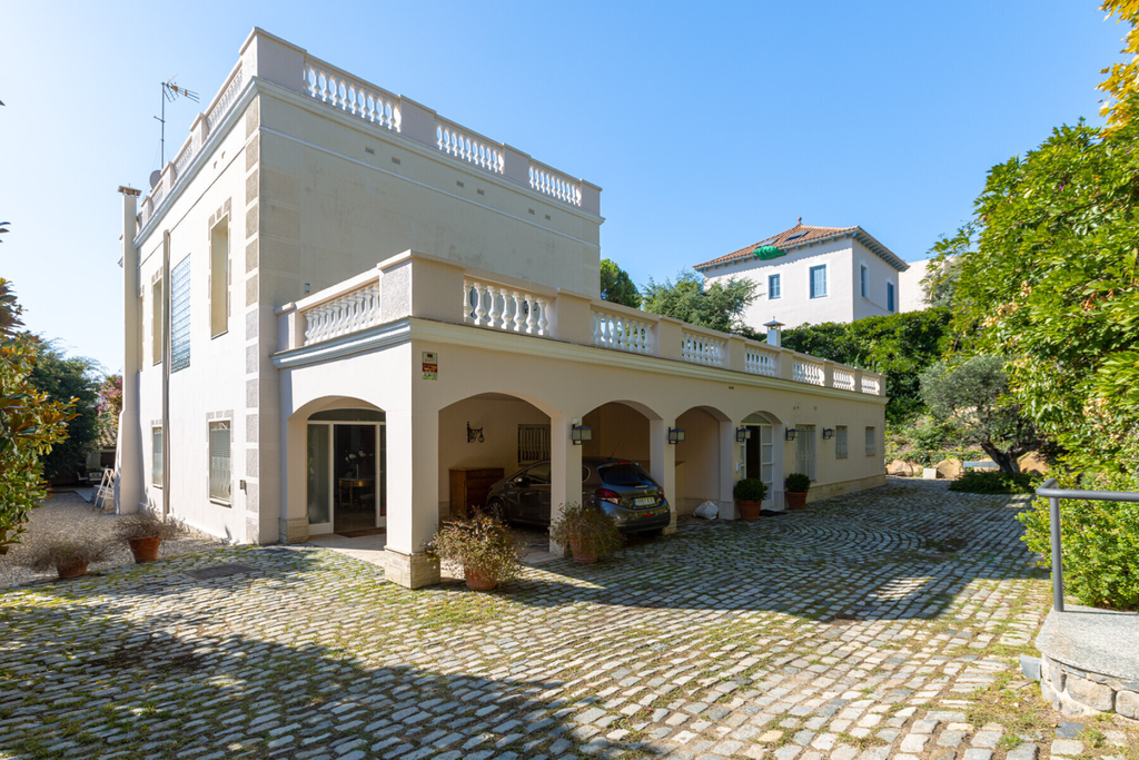 Elegant house, with pool, in the center of El Masnou