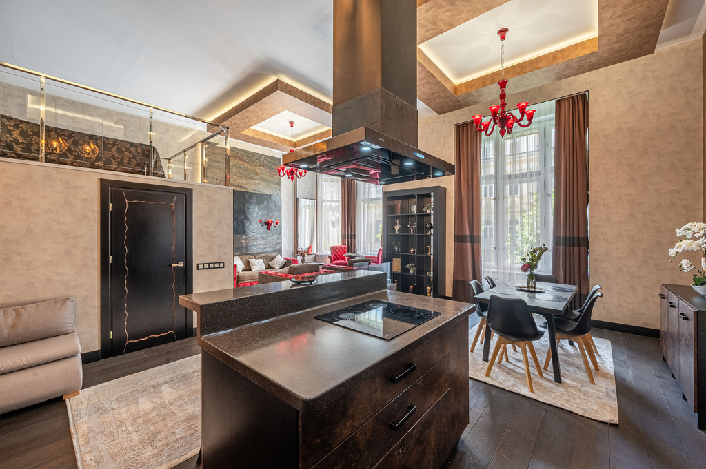 Stunning Luxury Apartment with Parliament Views