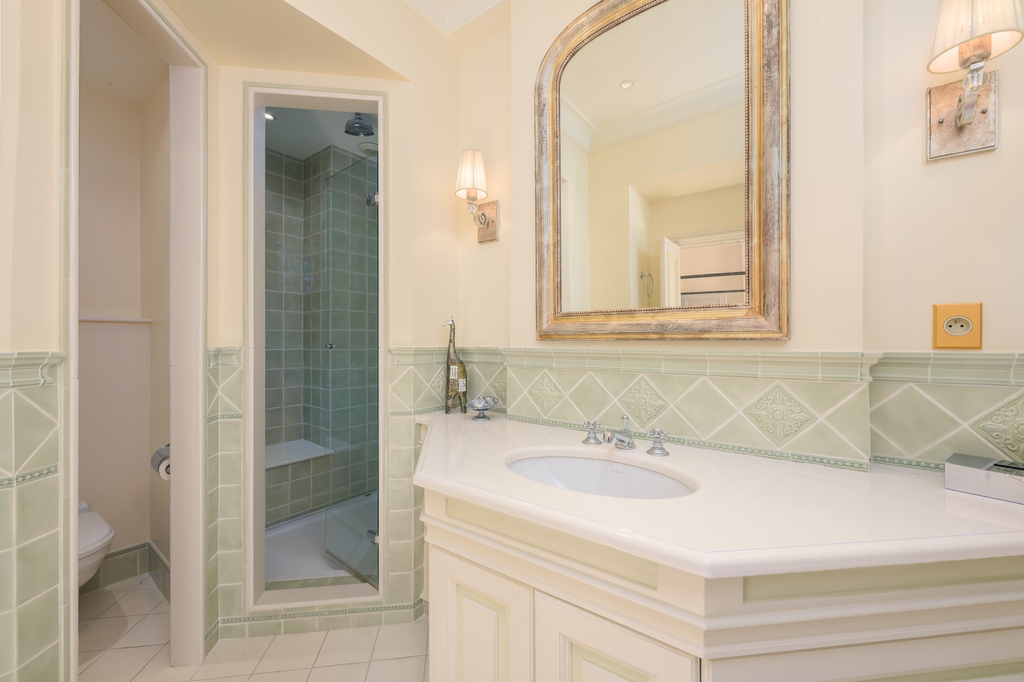 Luxury 305 m² apartment in Cannes Californie, Belle Époque manor