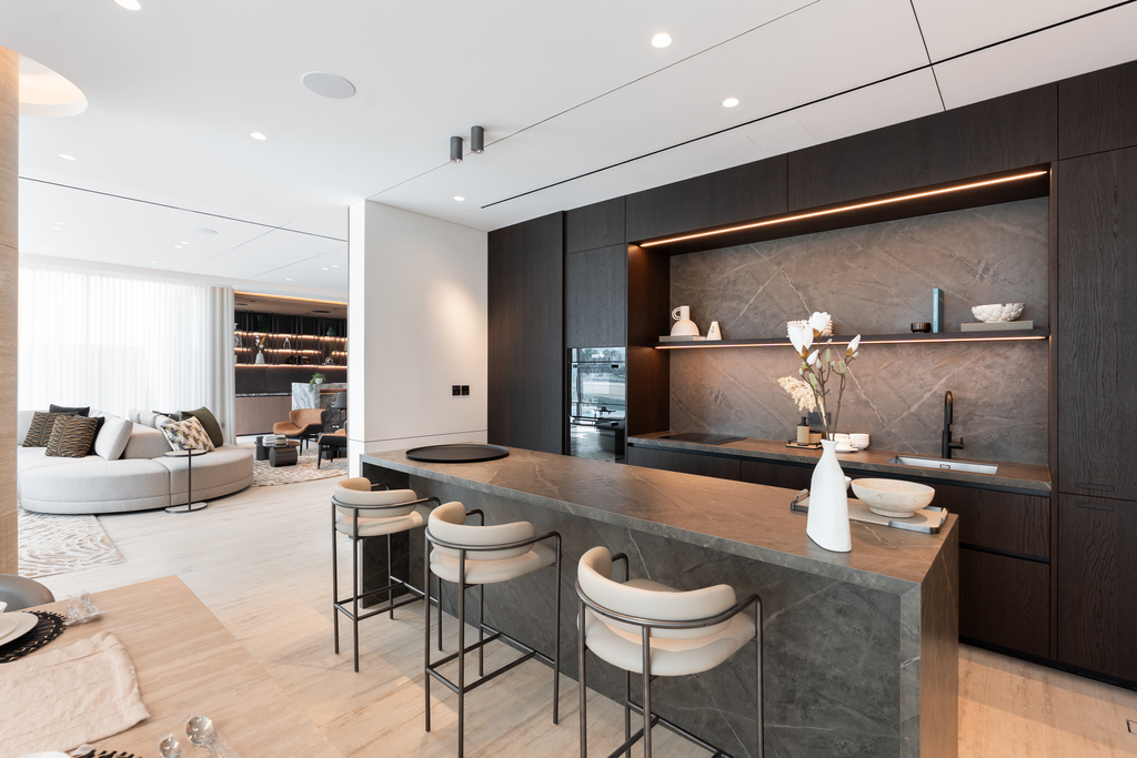 Fully-Upgraded Palm Jumeirah Villa With City Views