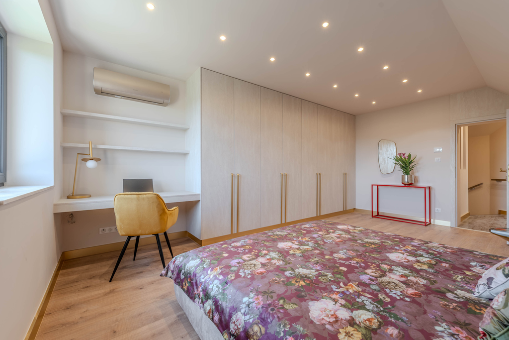 A panoramic design residence in the prestigious enclave of Adyliget