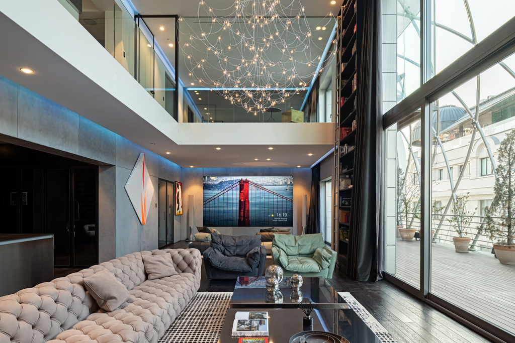 Exclusive penthouse with a terrace in the heart of Budapest