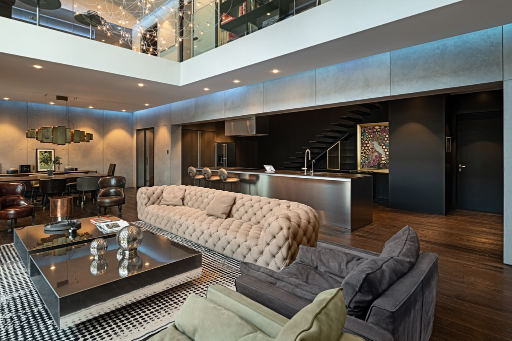 Exclusive penthouse with a terrace in the heart of Budapest