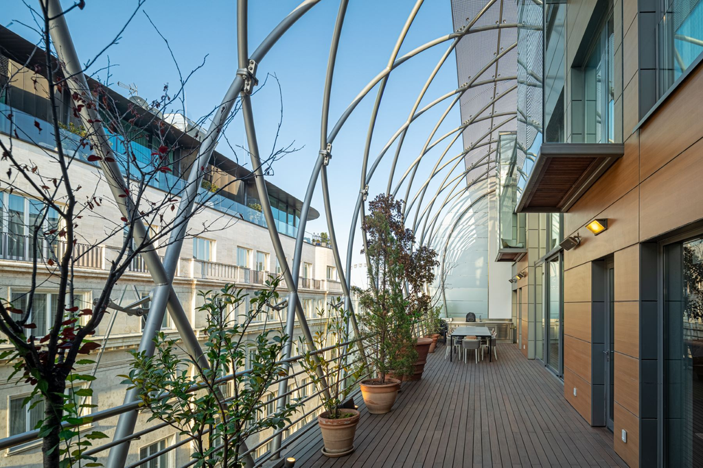 Exclusive penthouse with a terrace in the heart of Budapest