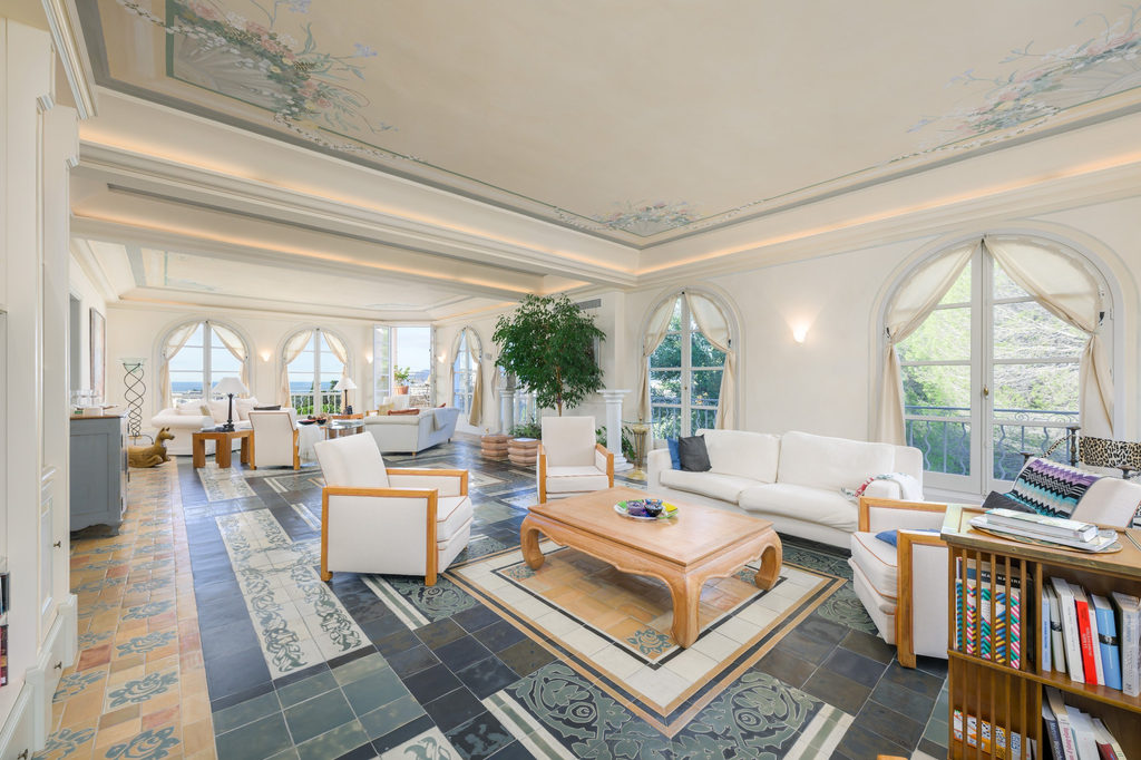 Роскошные апартаменты 305 м² в Каннах, историческое шато Belle Époque