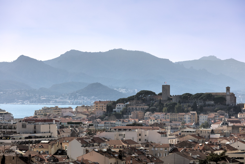 78 sqm apartment with panoramic sea view and terrace in Cannes Montfleury