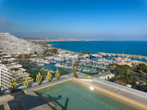 Эксклюзивный триплекс на вершине Marina Baie des Anges с панорамным видом на Лазурный Берег 42150