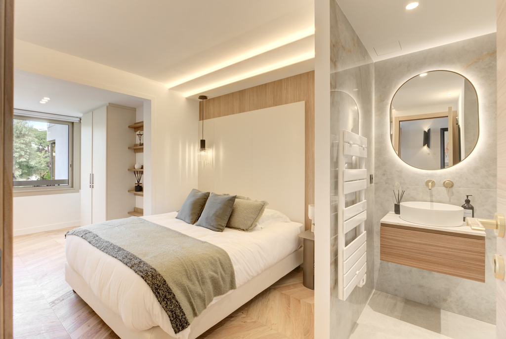 Renovated 3-bedroom apartment with sea view and terrace – Palm Beach, Cannes