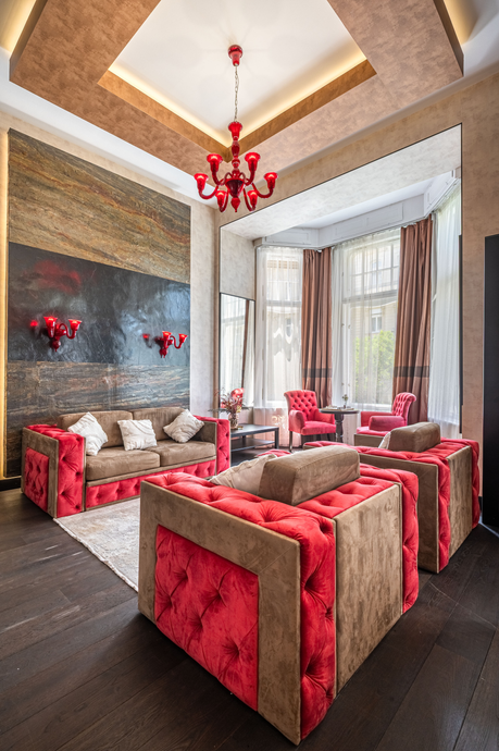 Stunning Luxury Apartment with Parliament Views