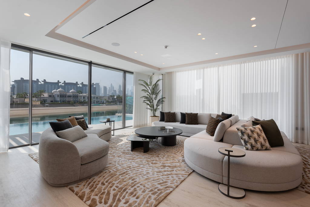 Fully-Upgraded Palm Jumeirah Villa With City Views