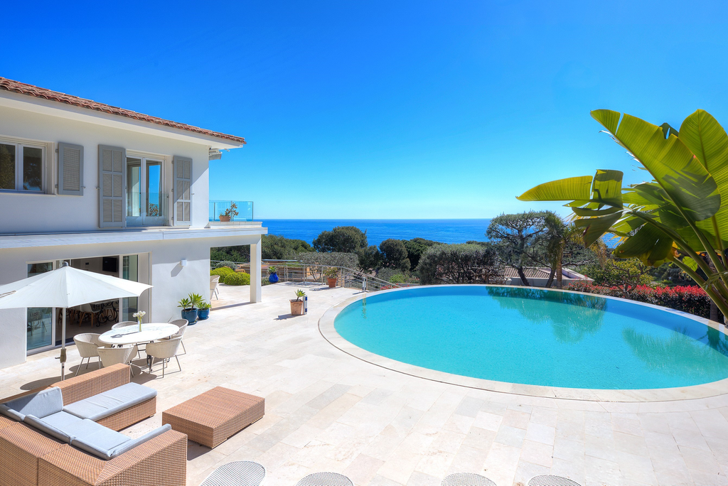 Роскошная вилла с видом на море рядом с Four Seasons Grand-Hôtel в Сен-Жан-Кап-Ферра
