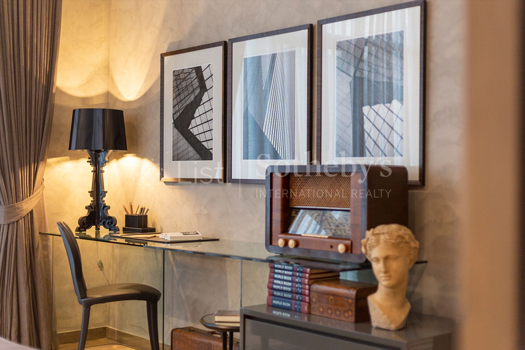 The Lofts Asoke: стильный лофт с 1 спальней в престижном районе Ваттана, всего 200 м от MRT Phetchaburi.